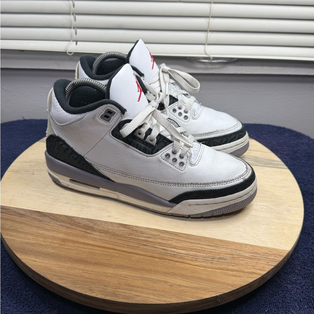 Jordan 3 Retro (Men’s 6 Women’s 7.5)